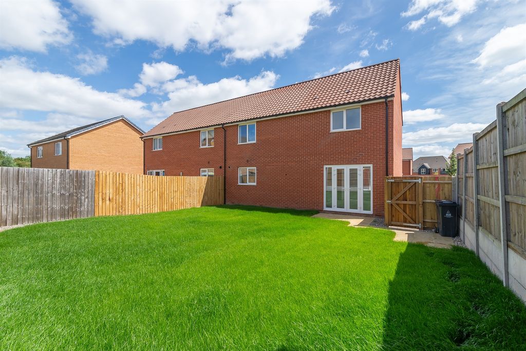 Property photo 2 of 17 Rear Garden