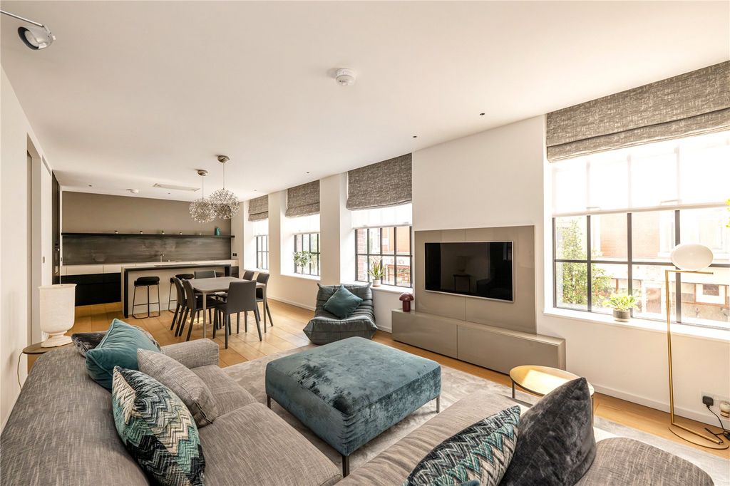 Property photo 3 of 11 Reception Room