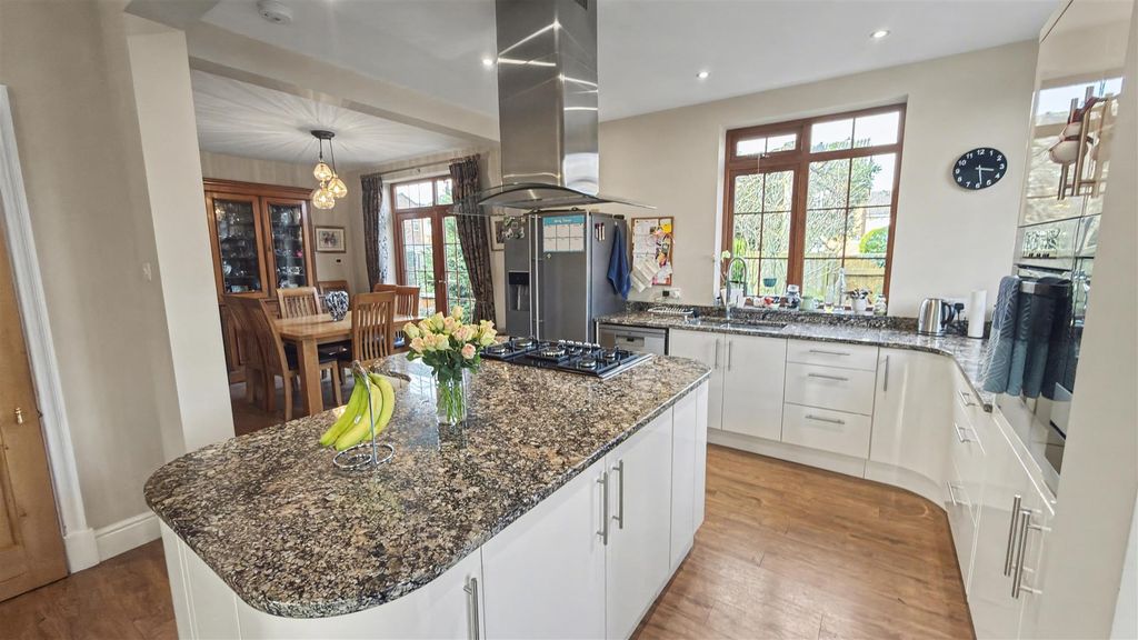 Property photo 2 of 24 Kitchen