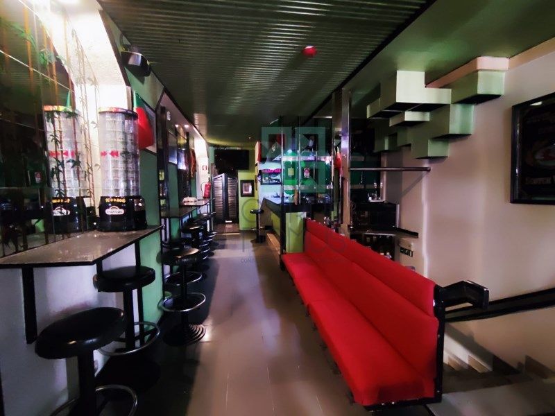 Property photo 2 of 40