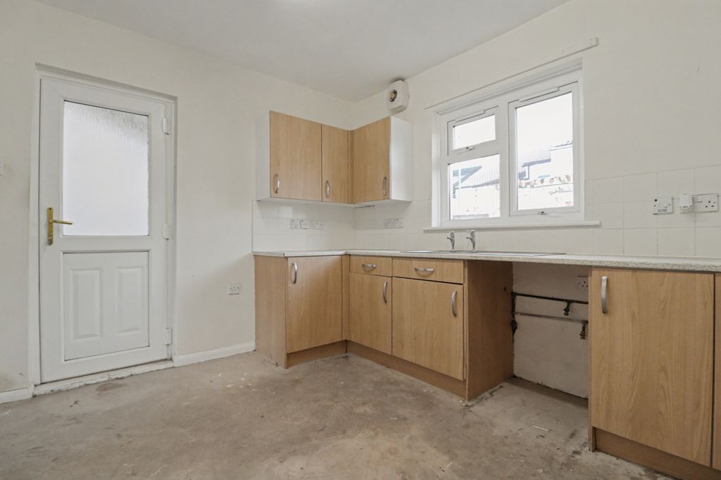 Property photo 3 of 12 56 Dale Street, New Marske, Redcar Ts11 8El