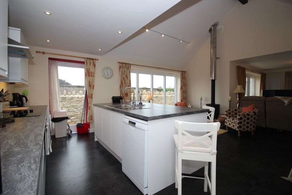 Additional image 5 of 3 bed barn conversion to rentMonkton Farleigh, Bradford-On-Avon BA15