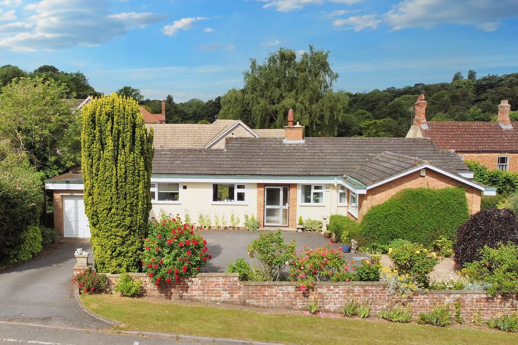 Property photo 1 of 28