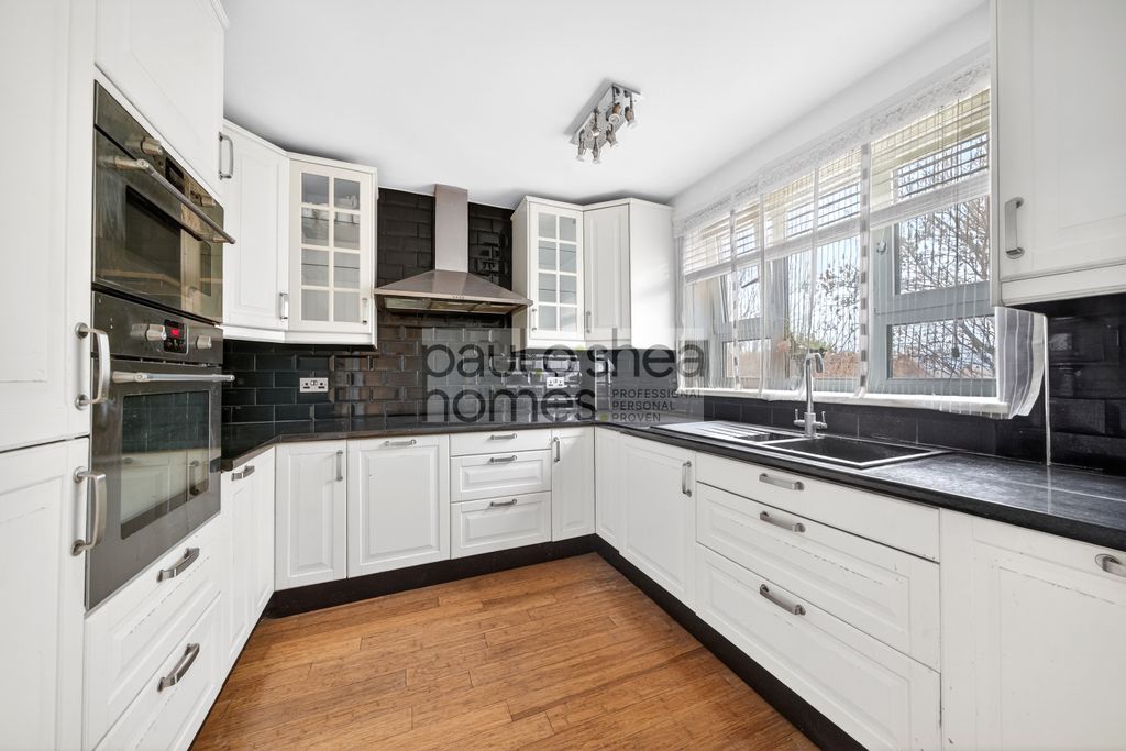 Property photo 1 of 13 Dsc05618