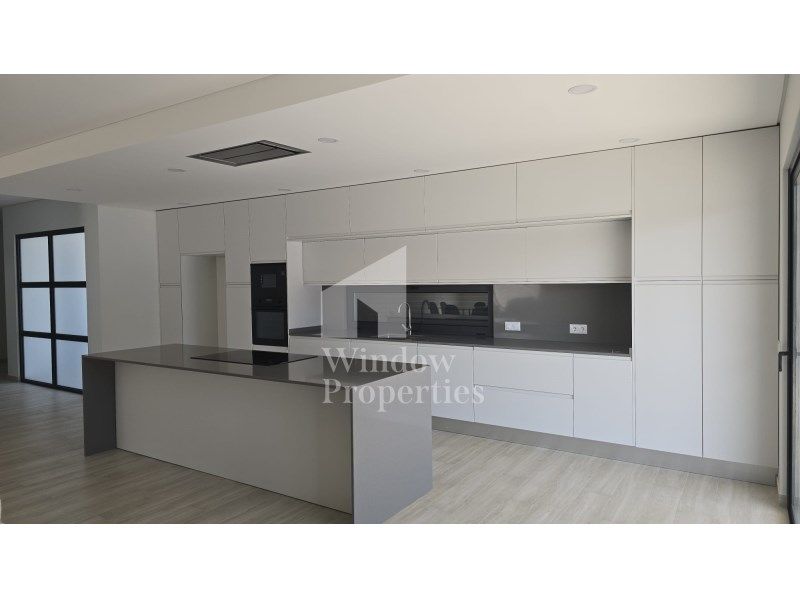 Property photo 3 of 28