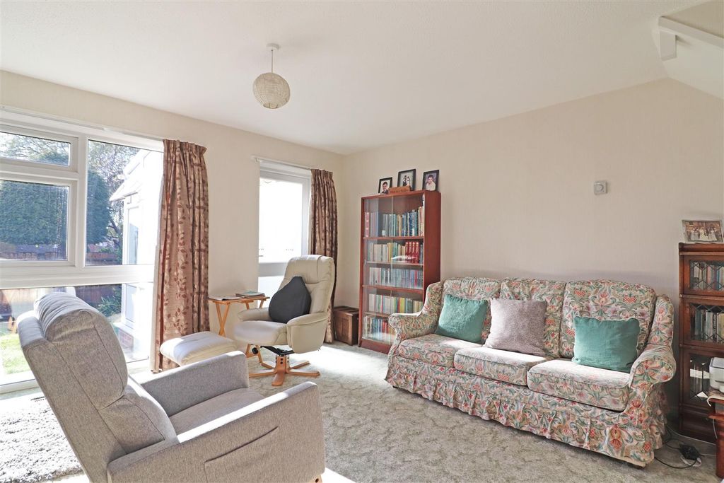 Property photo 2 of 17