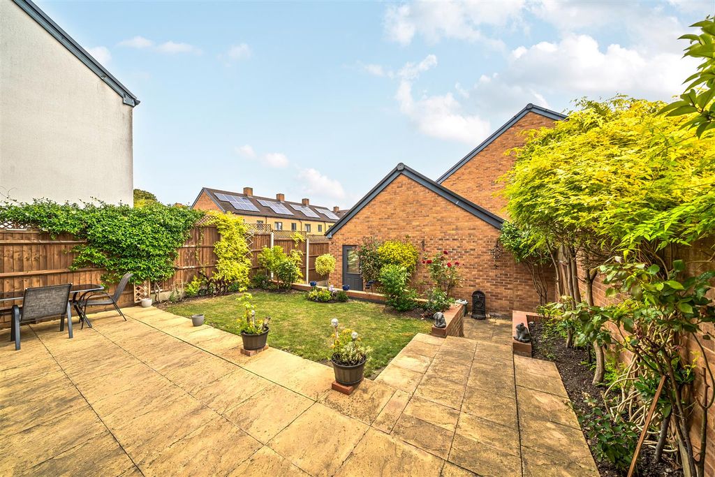 Property photo 2 of 20 Rear Garden