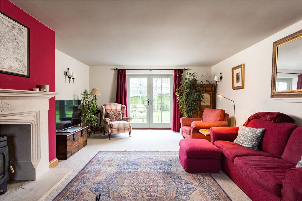 Property photo 3 of 24 Sitting Room