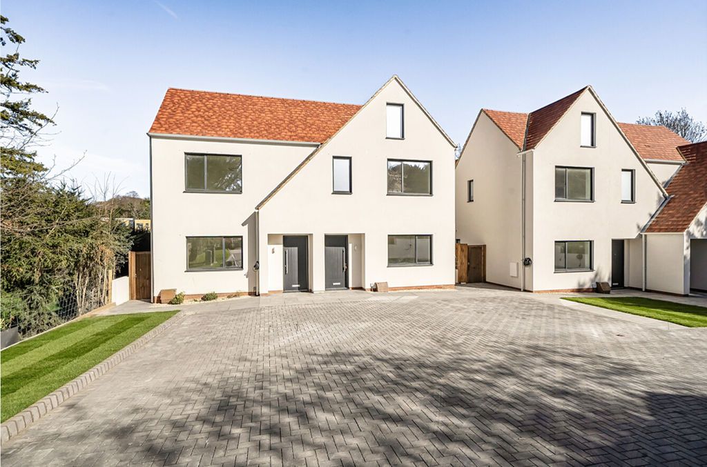 Property photo 1 of 19 Photo 19