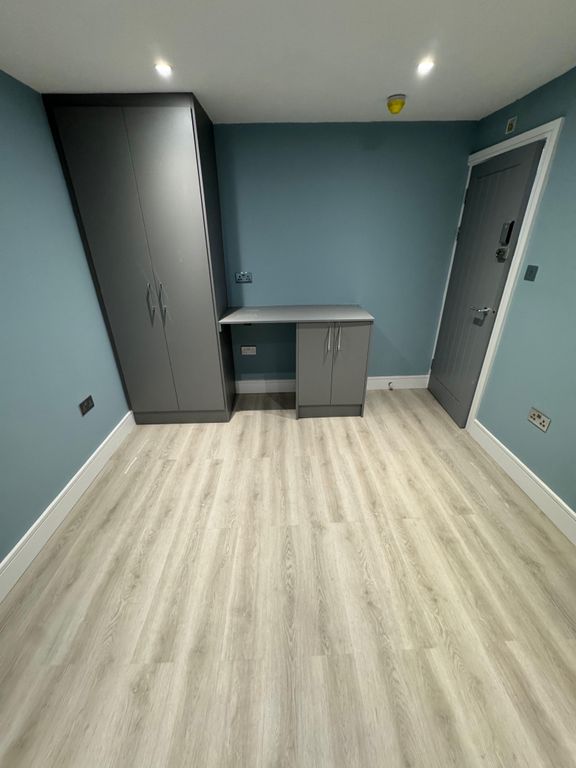 Property photo 1 of 3