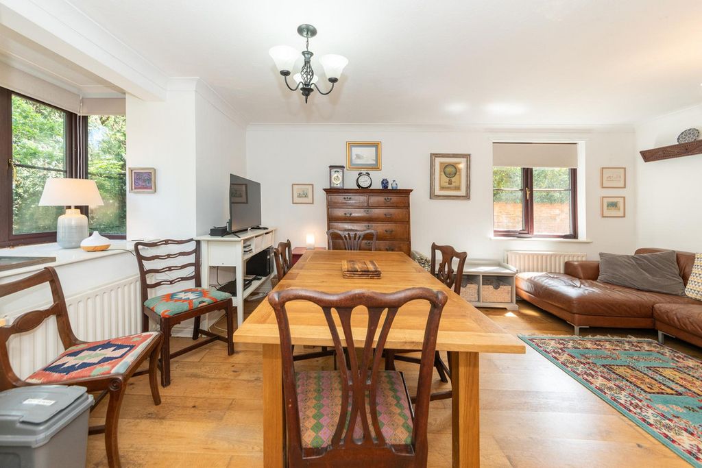 Property photo 1 of 31