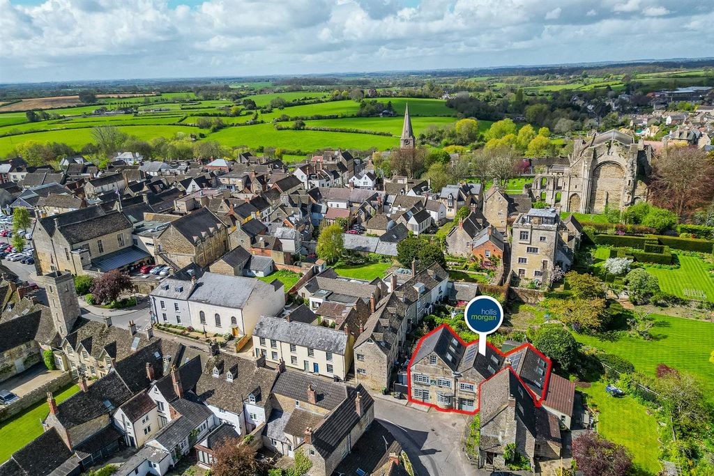 Property photo 1 of 42 The Gig House, Oxford Street, Malmesbury, Wiltshir