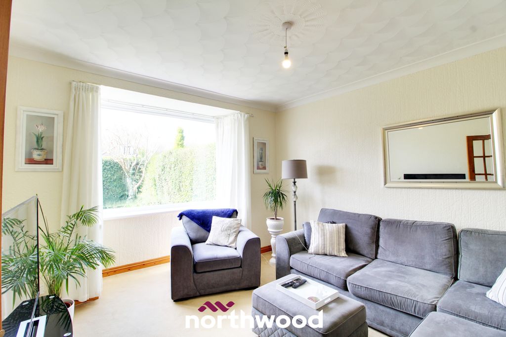 Property photo 2 of 31