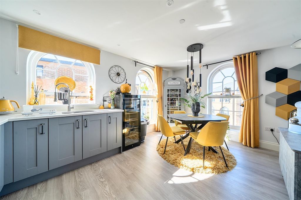 Property photo 3 of 23 Kitchen Dining Area