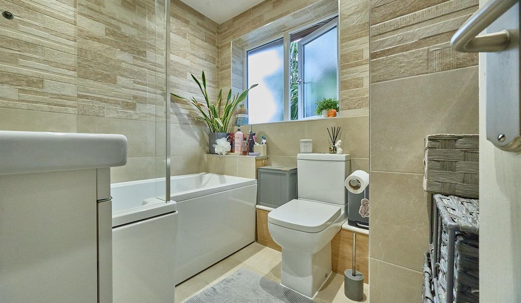 Property photo 3 of 9 Refitted Bathroon