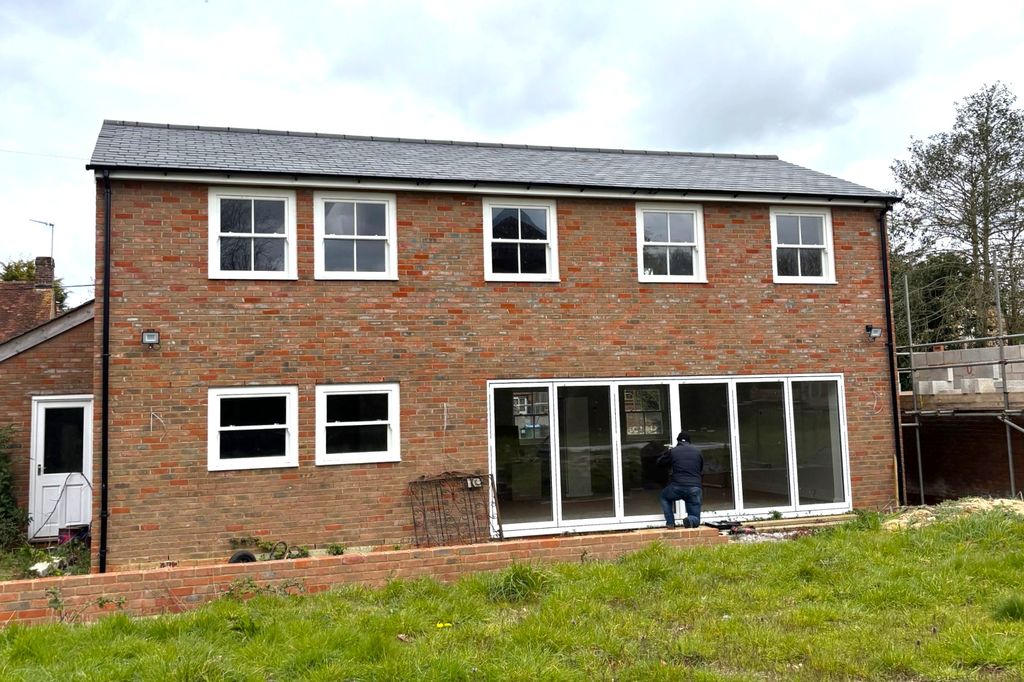 Property photo 2 of 20 The Laurels, 4 Little Horwood Road, Great Horwood, Milton Keynes, Mk17 0Qe