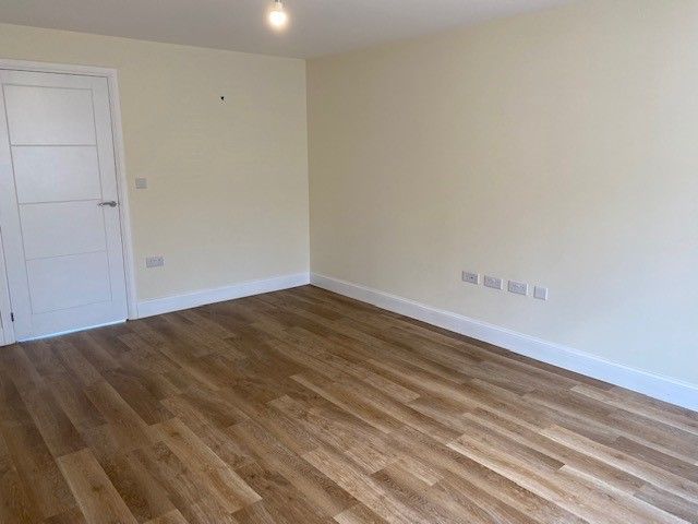 Property photo 3 of 14 Lounge