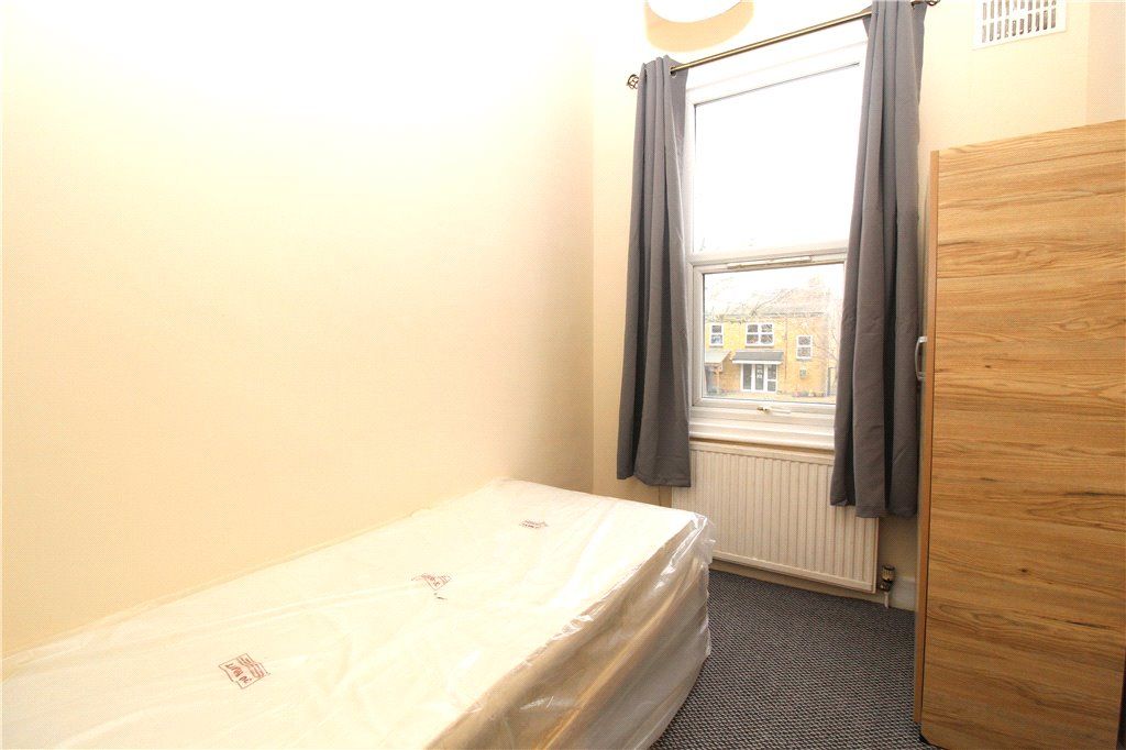 Property photo 2 of 9 Bedroom
