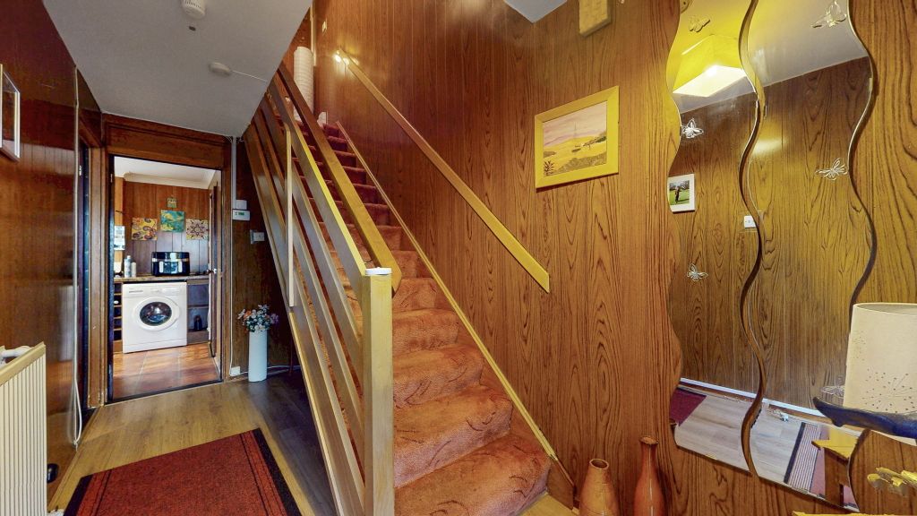 Property photo 3 of 19 2