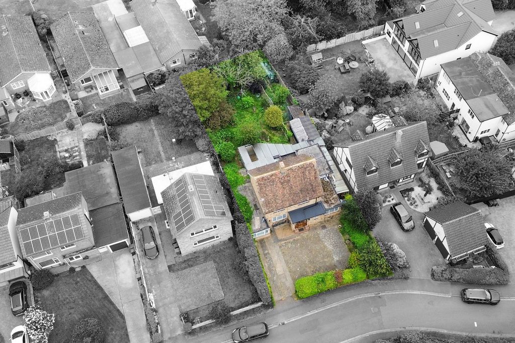 Property photo 1 of 28