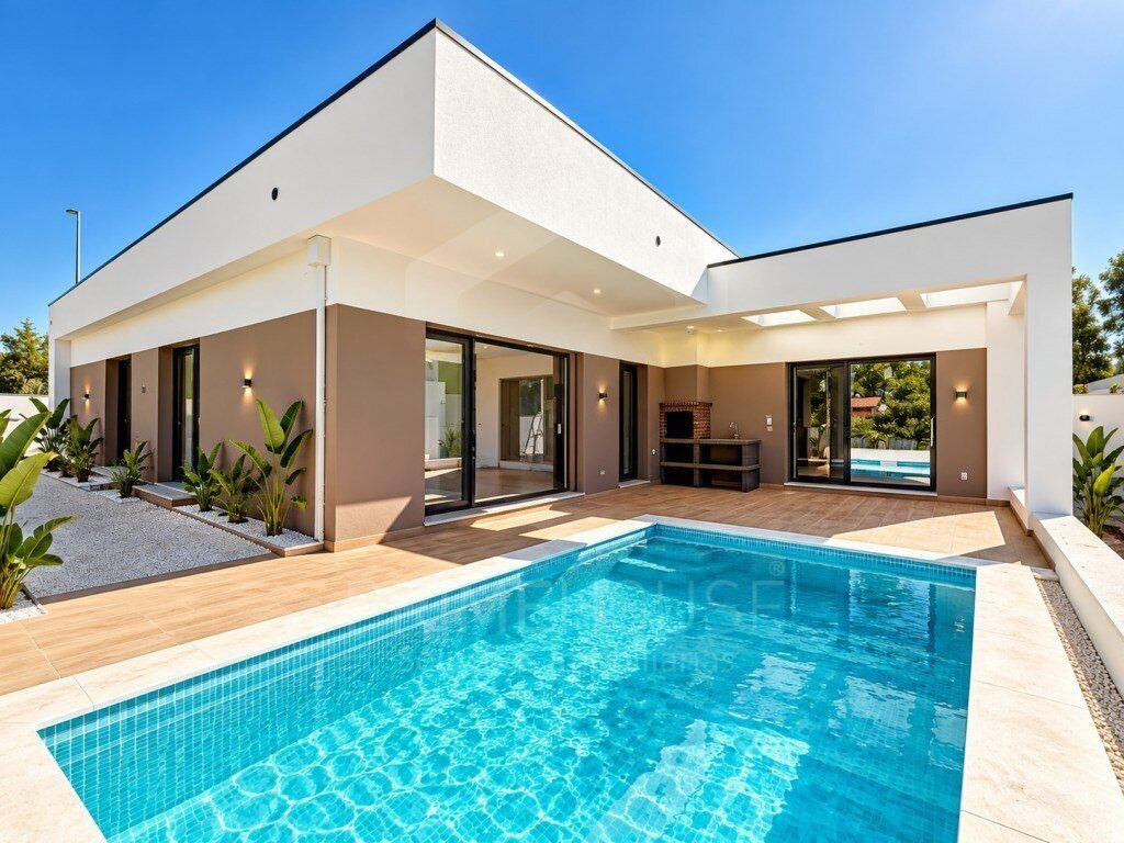 Property photo 1 of 33 Detached Villa T3+1 | 2 Suites | Pool | Fernao Ferro