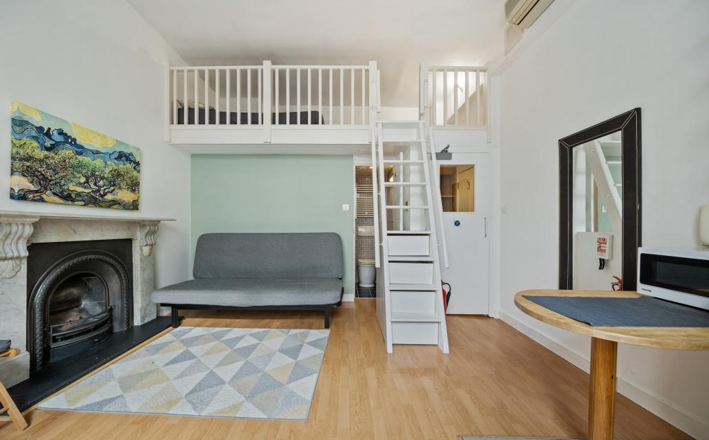 Property photo 1 of 8 Studio To Rent