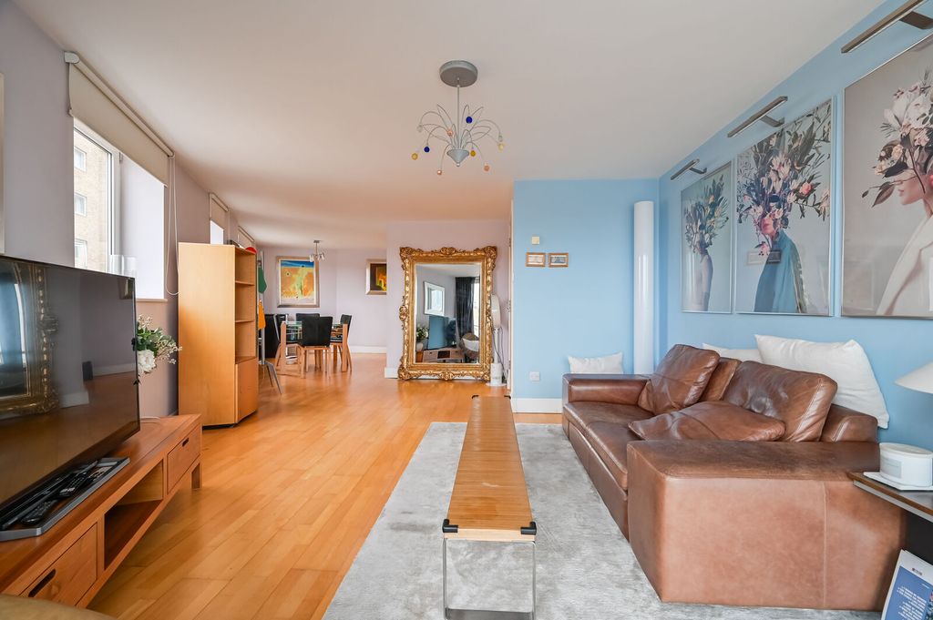 Property photo 2 of 27