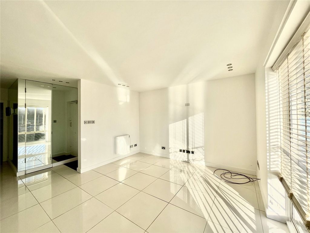 Property photo 2 of 12 Picture No. 02