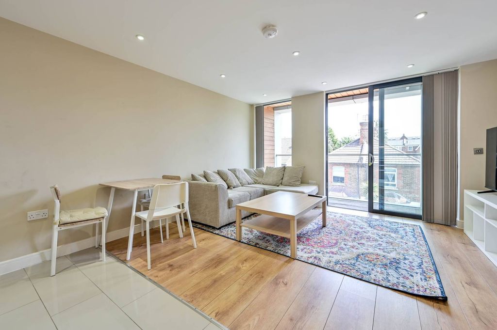 Property photo 1 of 18