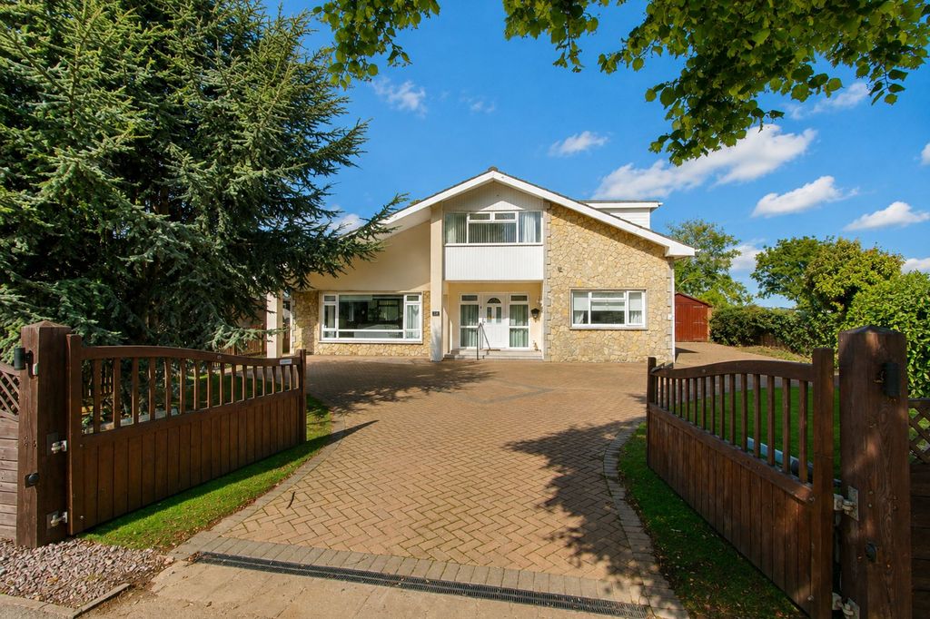 Property photo 1 of 36