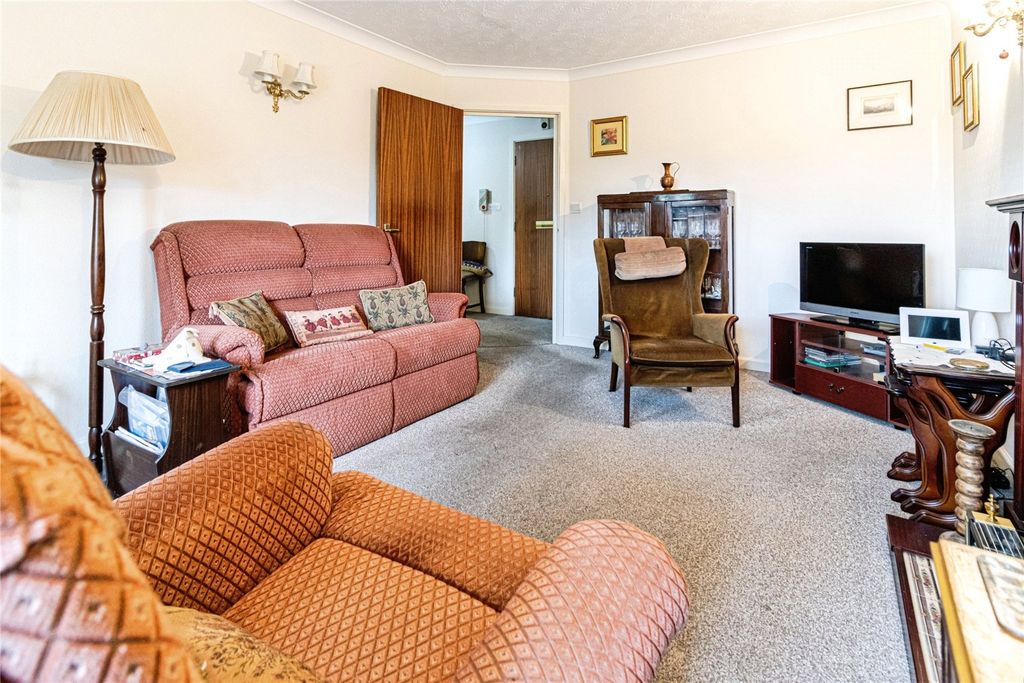 Property photo 3 of 10 Living Room