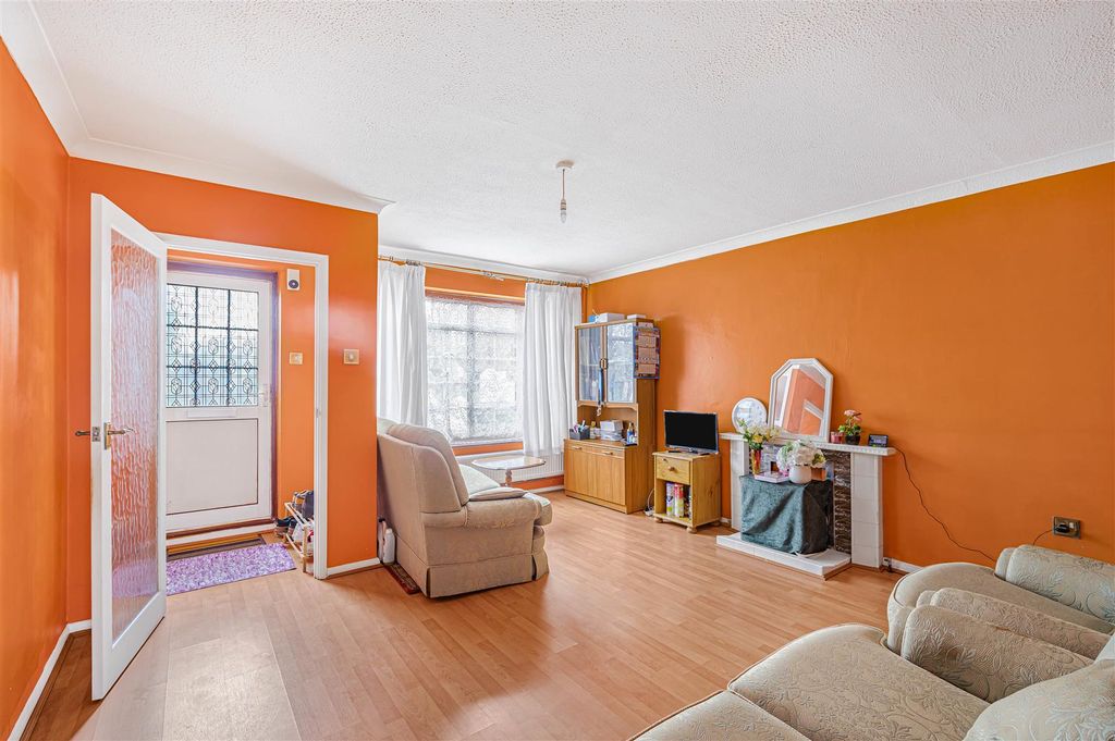 Property photo 2 of 12 Photo 07-11-2025, 12 46 58.Jpg