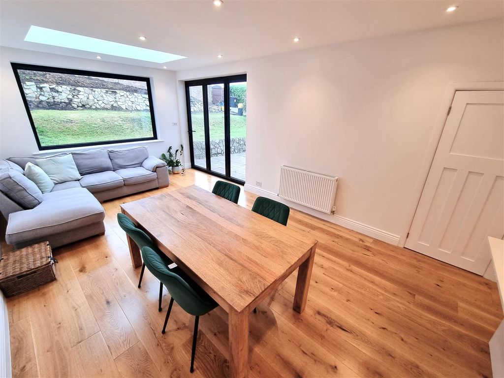 Property photo 2 of 21 106Alexdin.Jpg