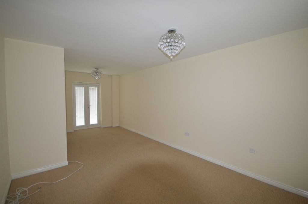 Property photo 2 of 13 Image