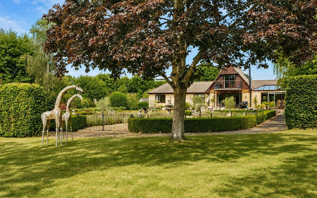 Property photo 2 of 22