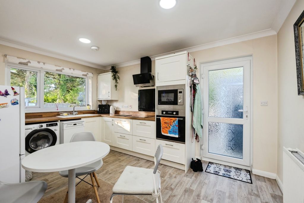 Property photo 2 of 20 Pbox-Img.Jpg