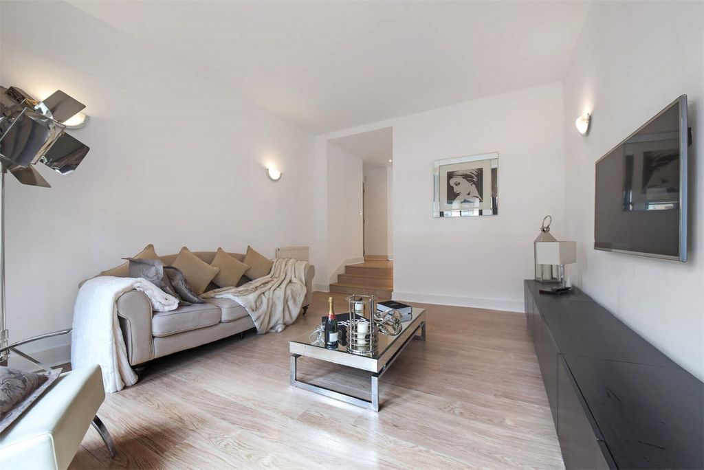 Property photo 3 of 26 Picture No. 42