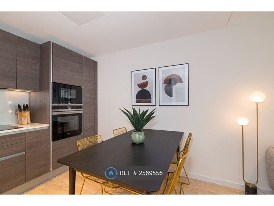 Property photo 3 of 7 Kitchen / Living Room Area
