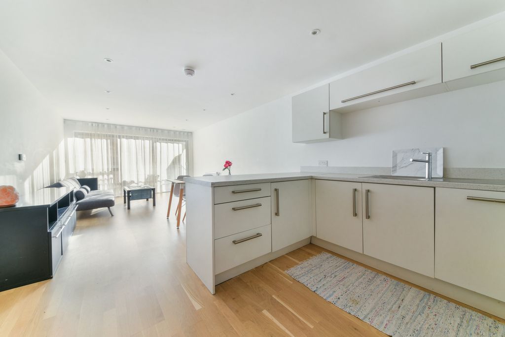 Property photo 3 of 8