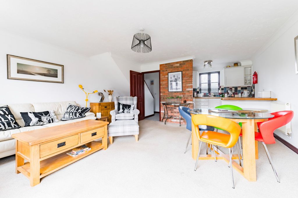 Property photo 3 of 14