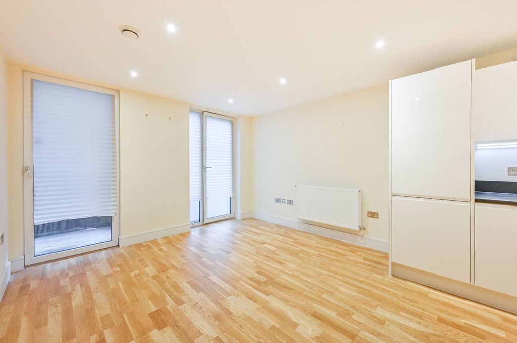 Property photo 1 of 10