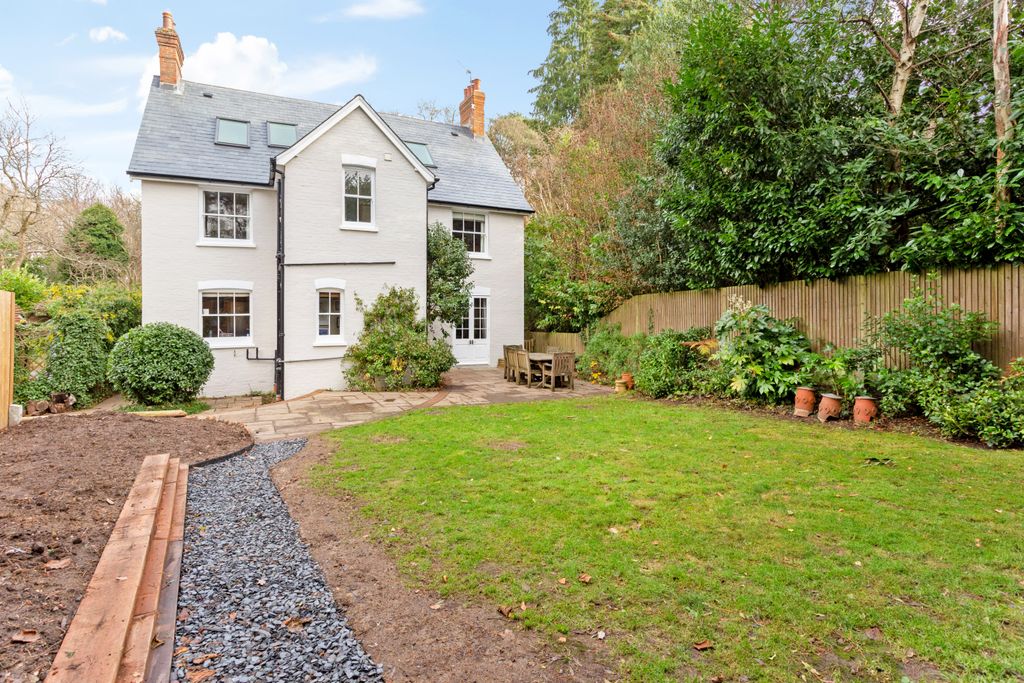 4 bed detached house for saleTilford Road, Hindhead GU26