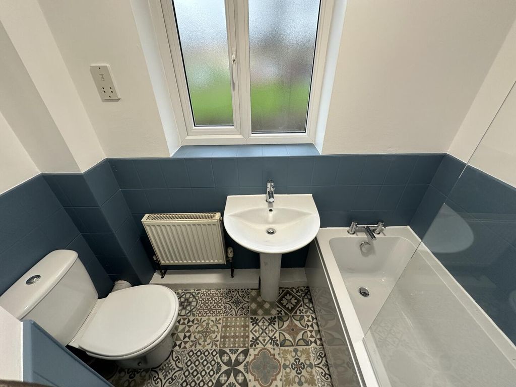 Property photo 3 of 6 Bathroom