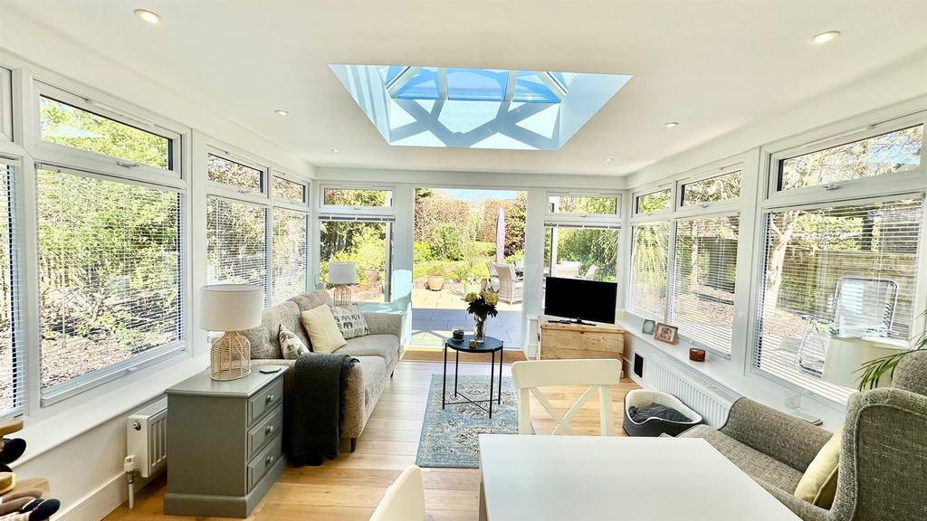 Property photo 3 of 33