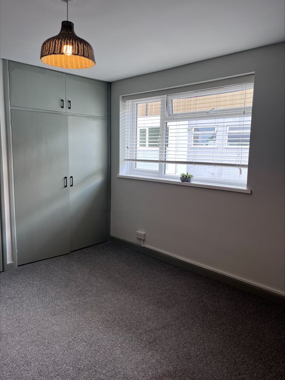 Property photo 3 of 8 19 Firgrove 6
