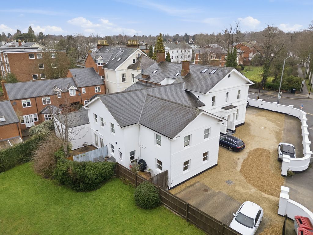 Property photo 2 of 21