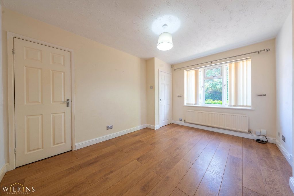 Property photo 2 of 21 Picture No. 15