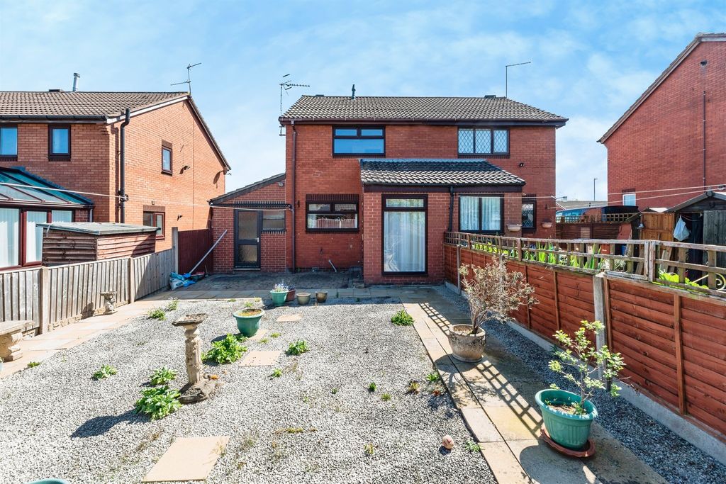 Property photo 2 of 12