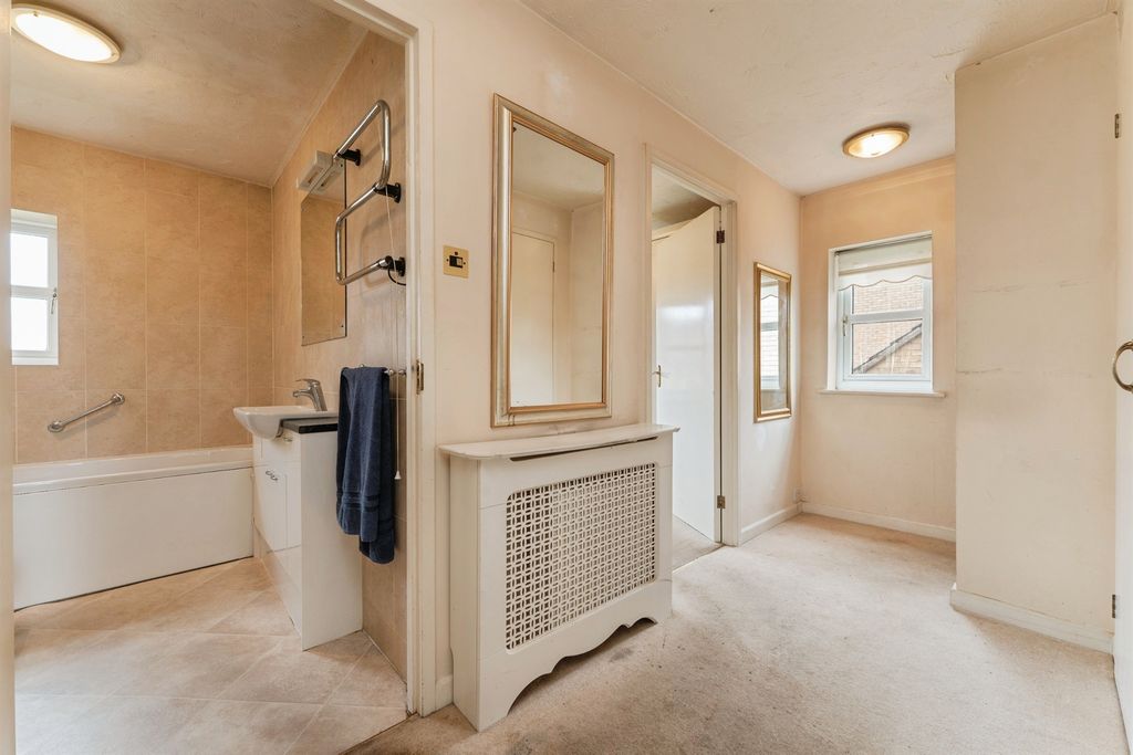 Additional image 8 of 2 bed flat for saleShip Gardens, Mildenhall, Bury St. Edmunds IP28