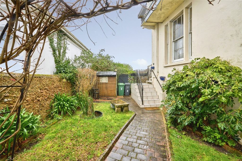 Property photo 2 of 17 Picture No. 03